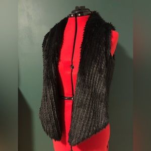 3/$30 Express Vest Women's XS/S Black Open Front Faux Fur Vest
